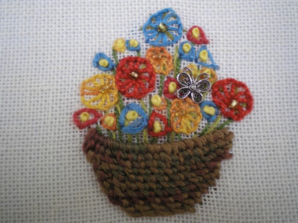 [Buttonhole+stitch+basket+of+flowers.JPG]