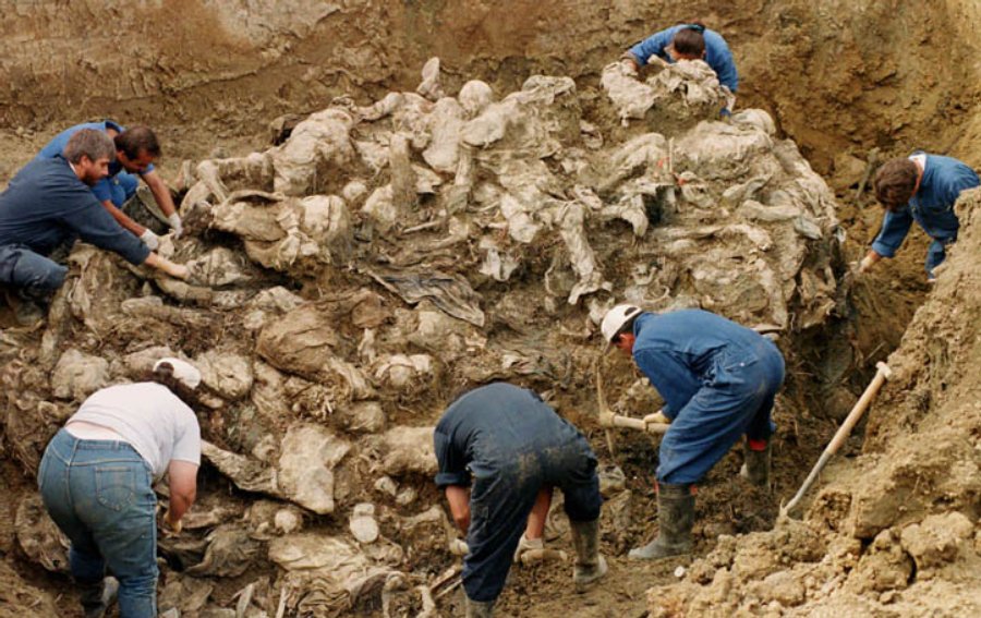 [Srebrenica+Massacre+Srebrenica+Genocide+1995.jpg]