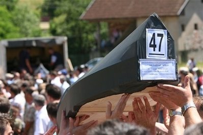 [Zaklopaca+Mass+Grave+Srebrenica+Genocide+Victims+3.jpg]