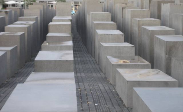 [Monumento+ao+Holocausto.+Berlim..jpg]