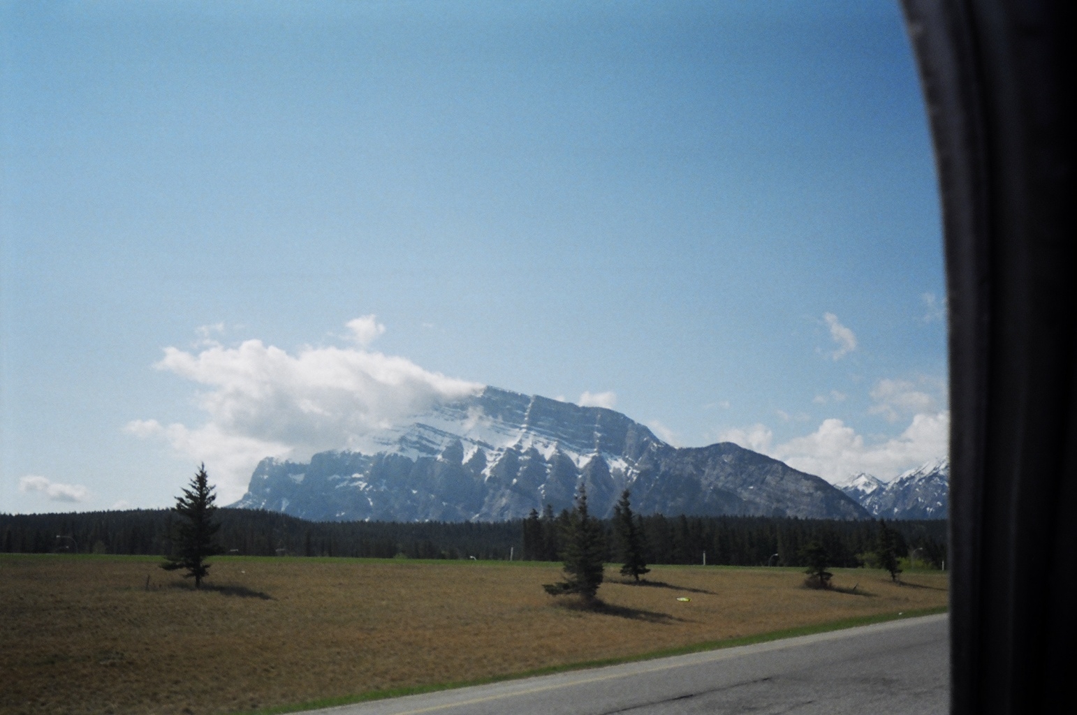 [mountain+views+while+driving+to+Banff.JPG]