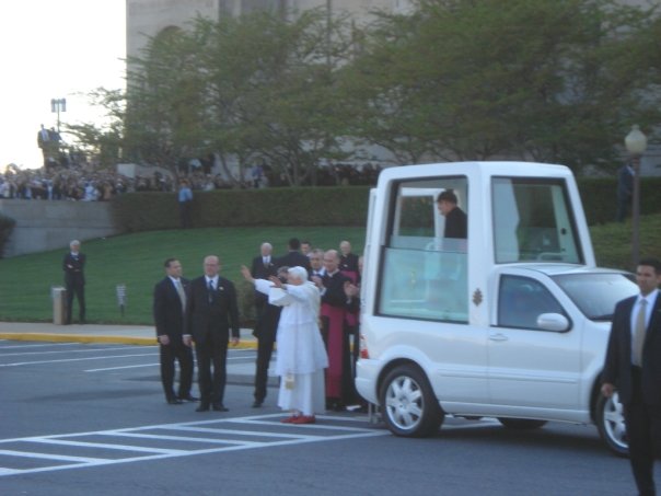 [Pope's+arrival.jpg]