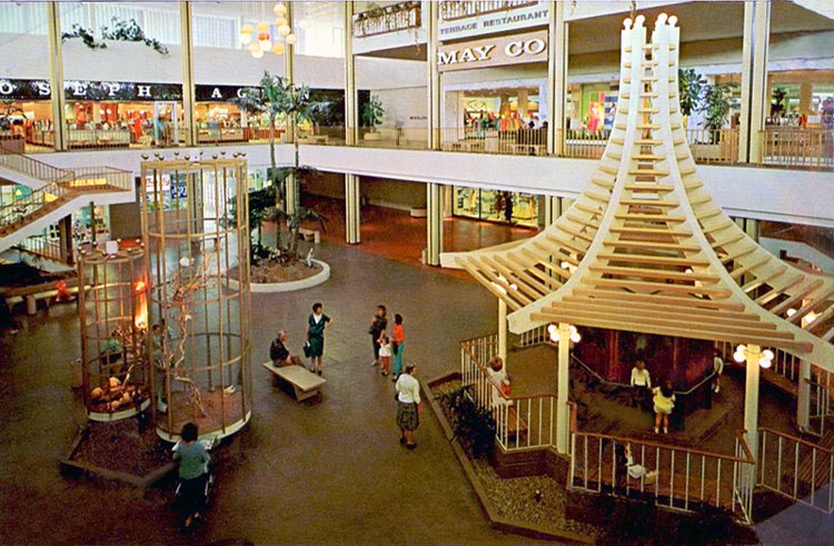 [Topanga+Plaza+Mall,+Los+Angeles+CA+1960s.0.jpg]