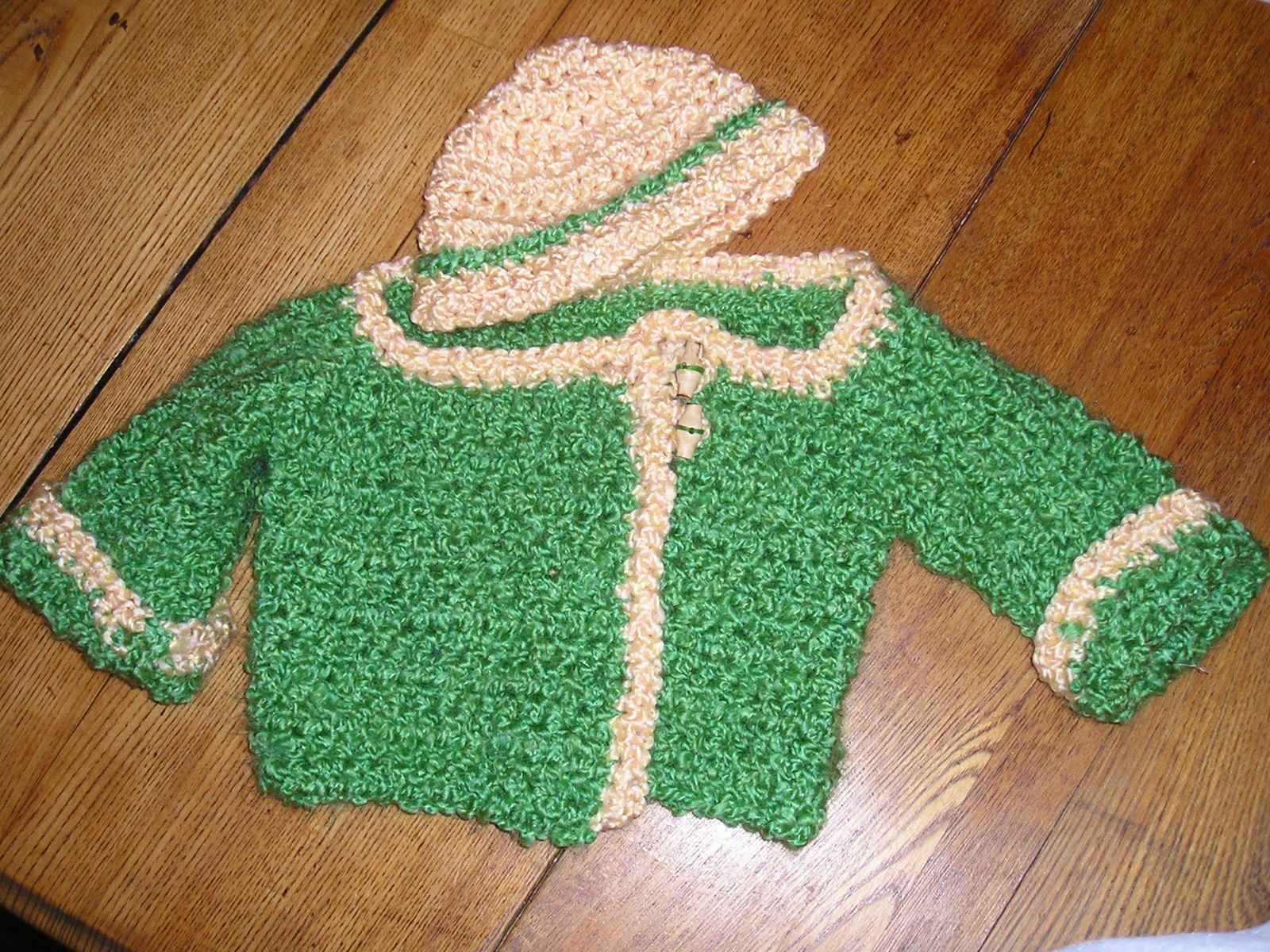 [green+sweater.jpg]