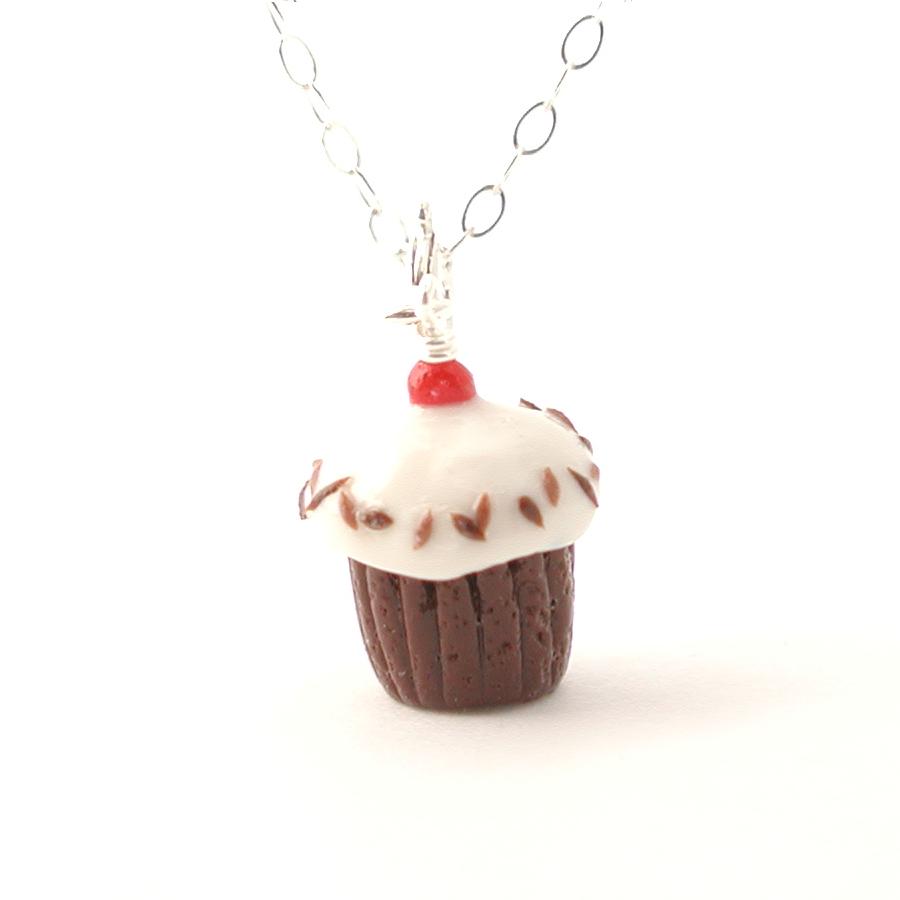 [black+forest+cupcake+necklace+silver+close.jpg]
