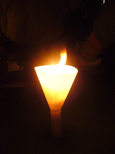 [450px-Candlelight_Vigil_for_June_4_Massacre_2007_-_002.JPG]