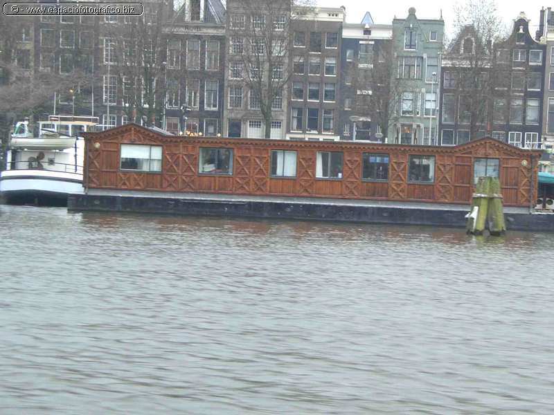 [casas+flotantes+de+Amsterdam.JPG]