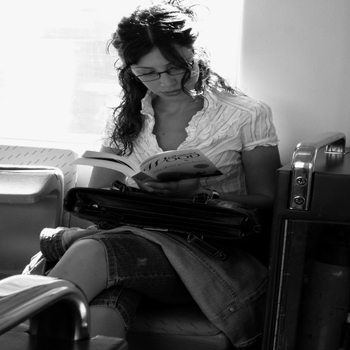 [mujer+leyendo.jpg]