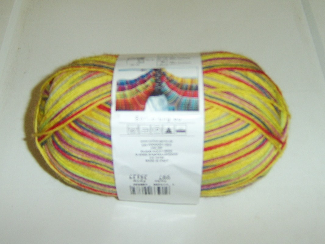 [yellow+sock+yarn.JPG]