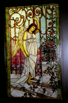 [SmithMuseum_StainedGlass05_Angel_at_the_gates_of_Heaven_c190.JPG]