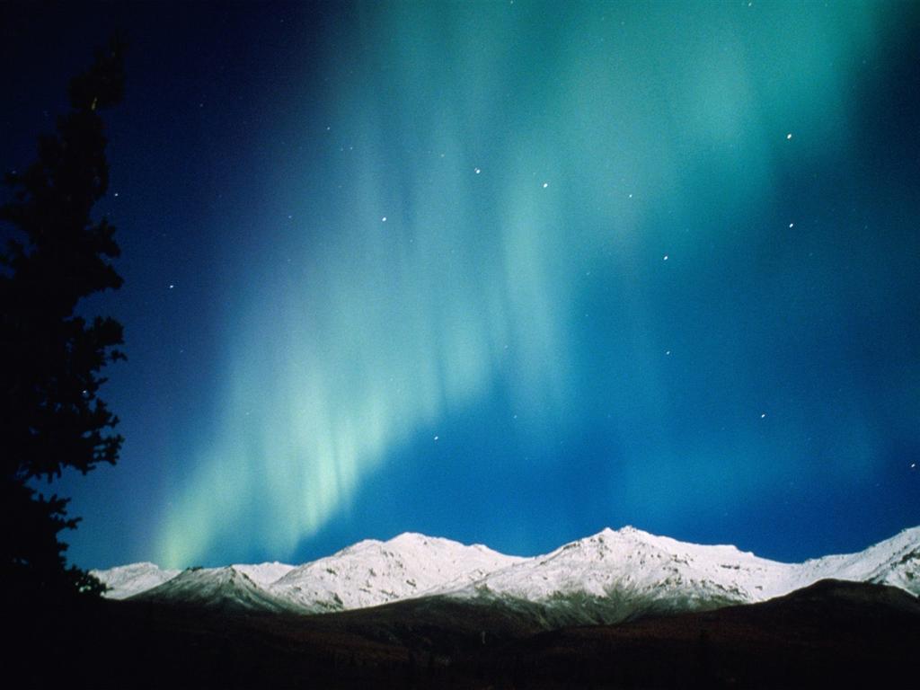 [2007021403255720_Night+Lights,+Aurora+Borealis,+Alaska+-+1600x120.jpg]