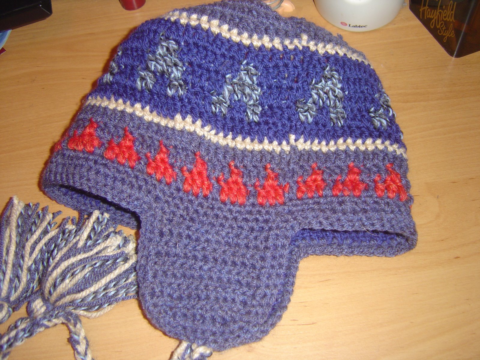 [My+reversible+hat+showing+crochet+side.JPG]