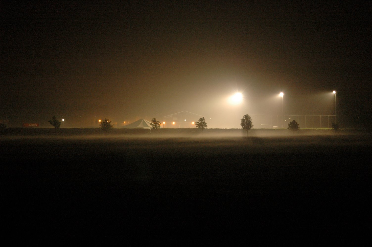 [sportpark_by_night.jpg]