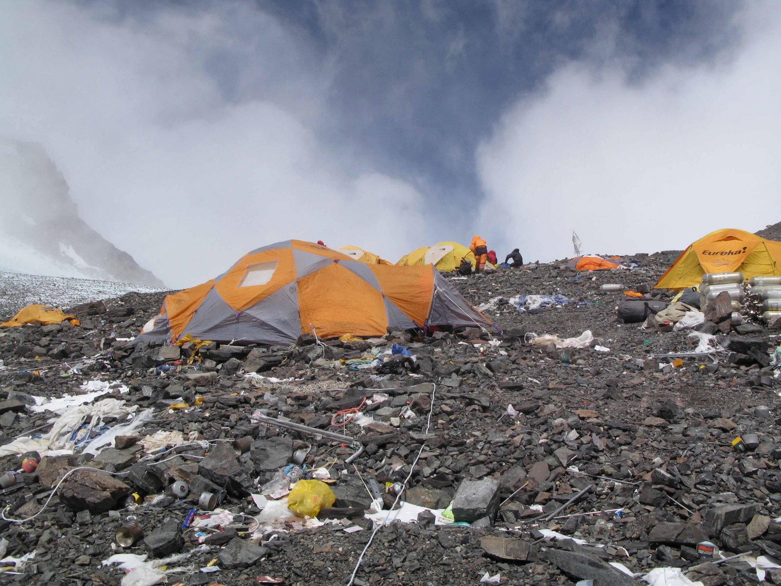 [2008_05+Everest-774-714147.jpg]