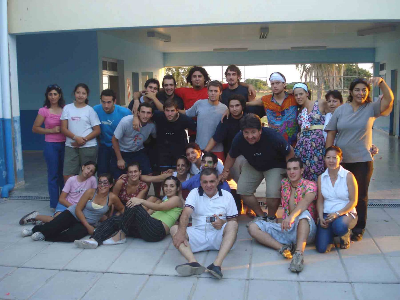 [delegacion+de+jovenes+porteños+ayudaron+a+escuelas+rurales+de+Goya+en+Semana+Santa2.jpg]