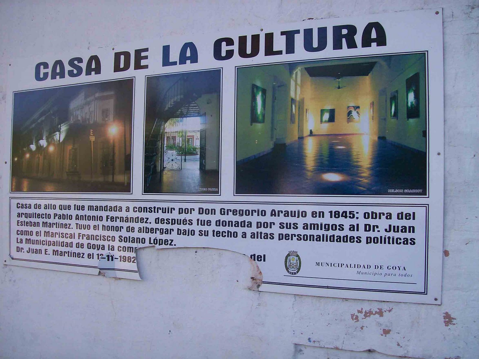 [Mural+de+Casa+de+la+Cultura+en+Plaza+Mitre-Aspecto+que+presentaba+este+martes,+luego+de+que+vandalos+lo+destruyeran+parcialmente.jpg]