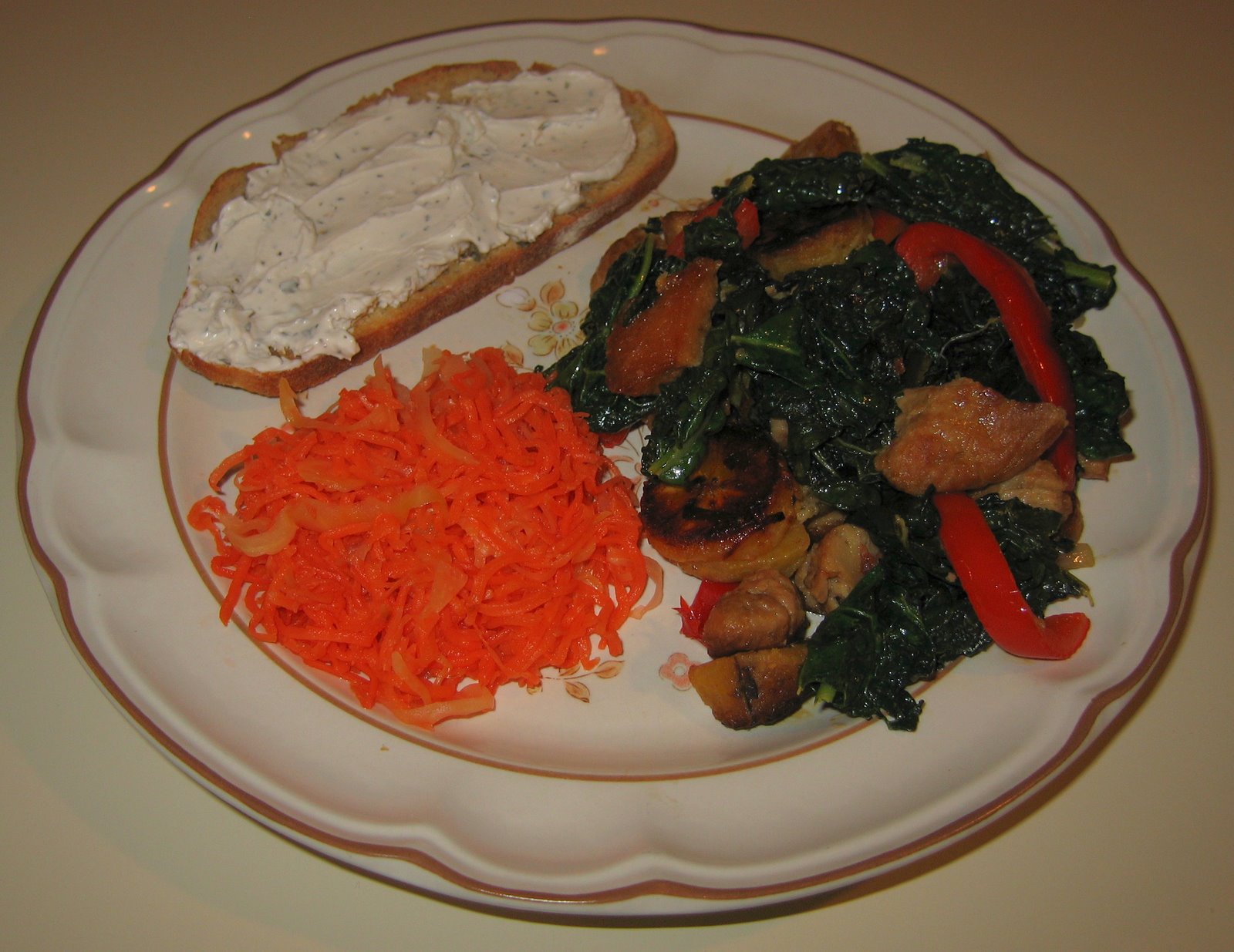 [20080331+Limed+Kale+with+Plantain+and+Seitan,+Fermented+Carrots,+Lemon+Rosemary+Toast+with+Sheese+Spread.jpg]