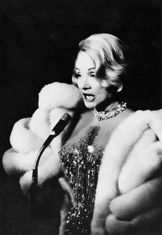 [Marlene_Dietrich_1967.jpg]