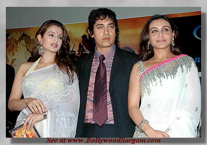 [Mangal_Pandey_The_Rising_Movie_Rani_Mukherjee_Aamir_Khan_and_Amisha_Patel_Stills_010115_05_58.jpg]