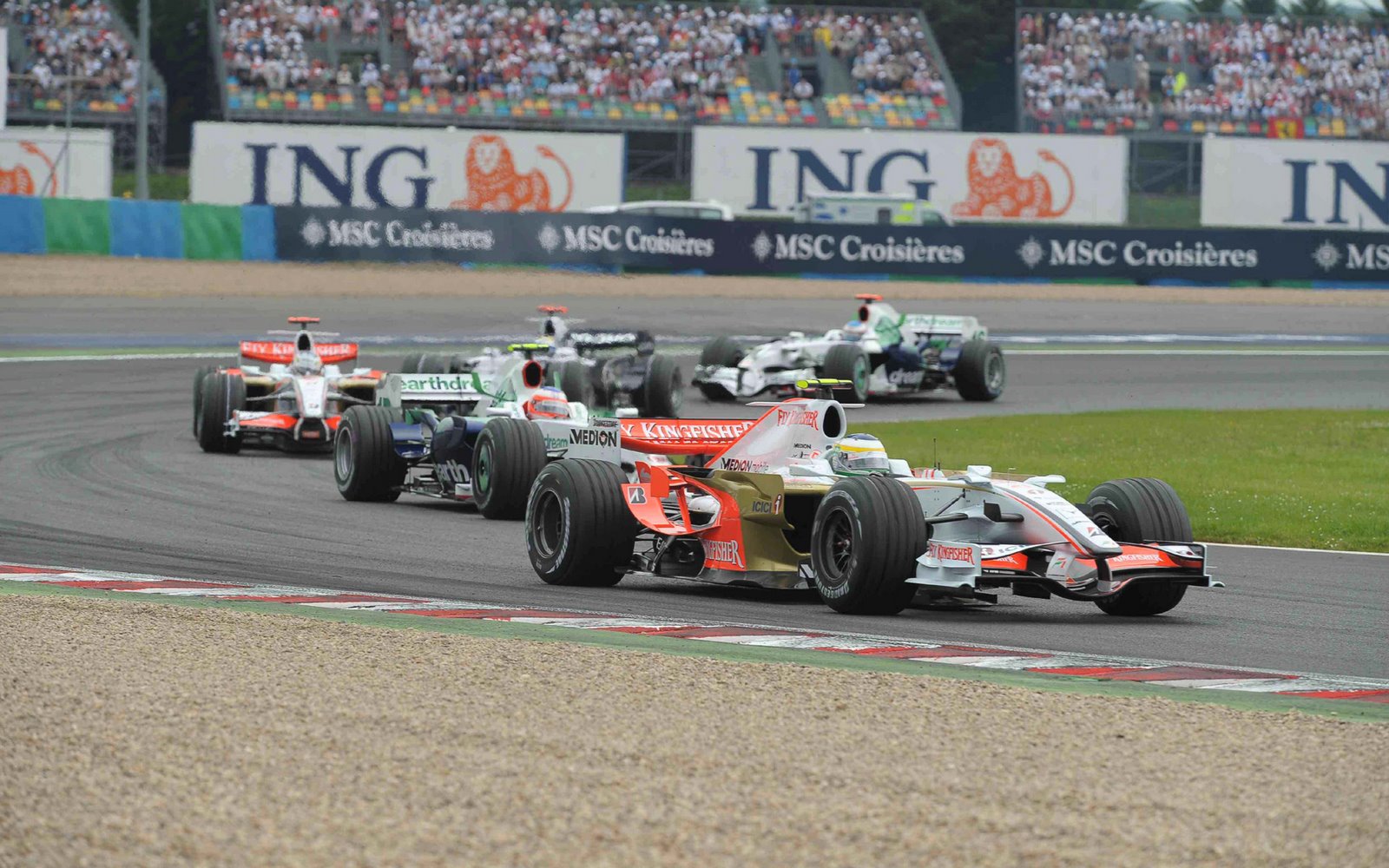[Sunday+Race+in+France+Magny+Cours,+F1+2008+99.jpg]