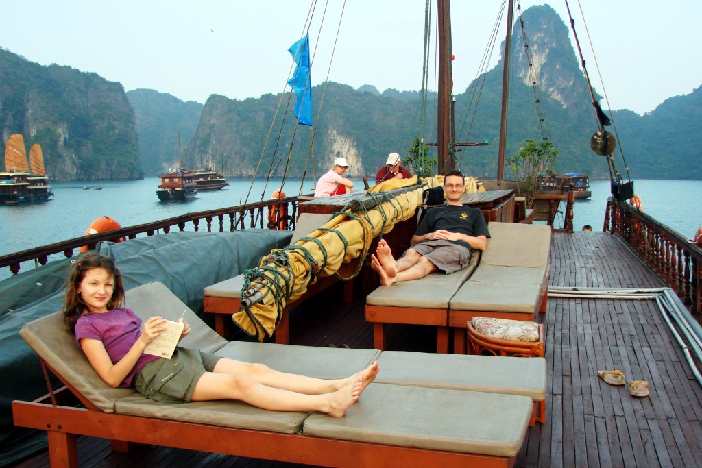 [6-+Holidays+in+Asia+2478+halong+Lou+Phil.jpg]