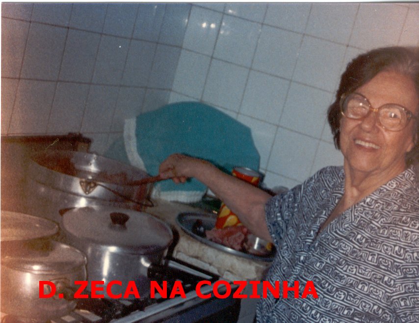 [Dona+Zeca+no+fogão.jpg]
