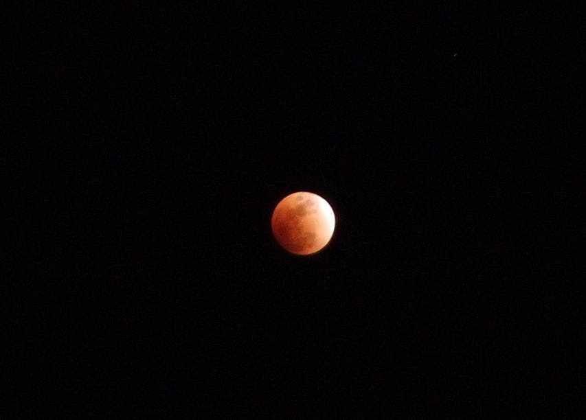 [lunar+eclipse+013.jpg]