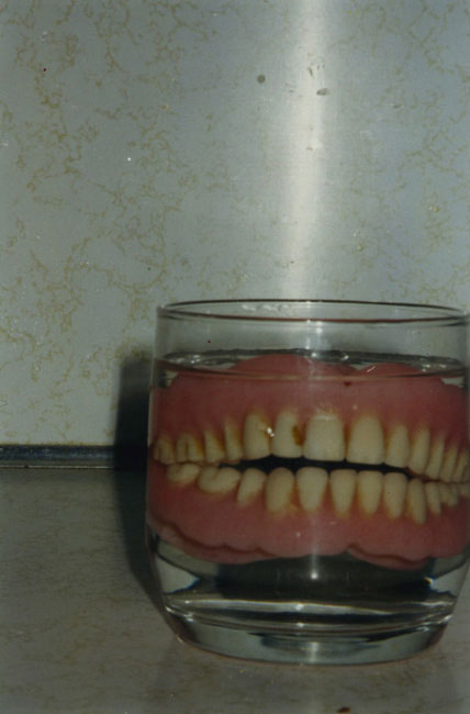 [Teeth+in+glass.jpg]