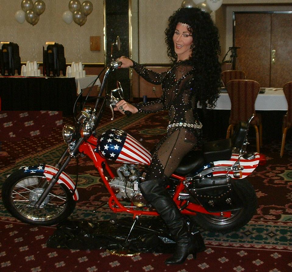 [Cher+bike1.jpg]