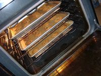 [tn_cookies+in+oven.JPG]