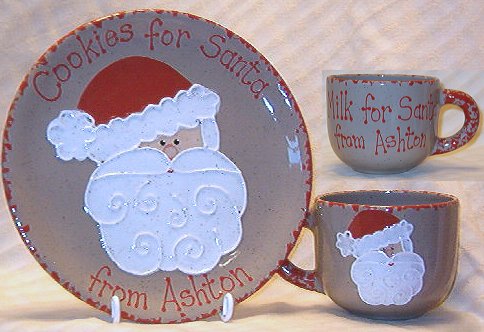 [santa-cookie-plate-mugs.jpg]