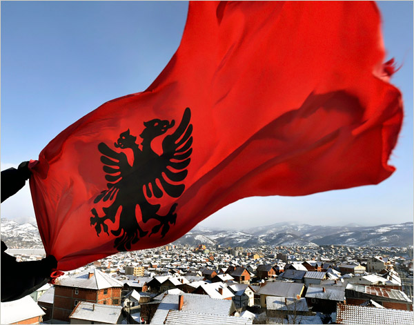 [Kosovo+flag+over+free+land.jpg]