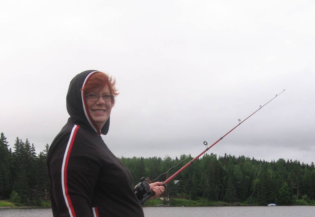 [Yvonne+fishing.jpg]