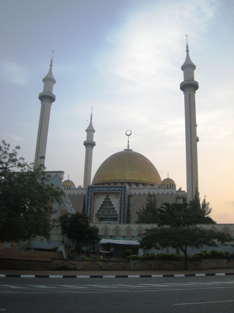 [IMG_3991_blog_abuja_mosque.JPG]