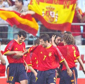 [Spanish-Football-Team.jpg]