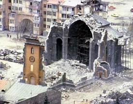 [church_after_earthquake1s.jpg]
