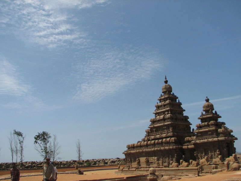 [800px-Mahabalipuram_shoretemple.jpg]