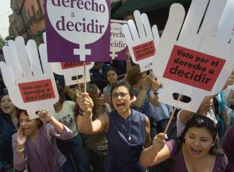 [Mujeres_favor_despenalizacion_aborto_manifiestan_Ciudad_Mexico.jpg]