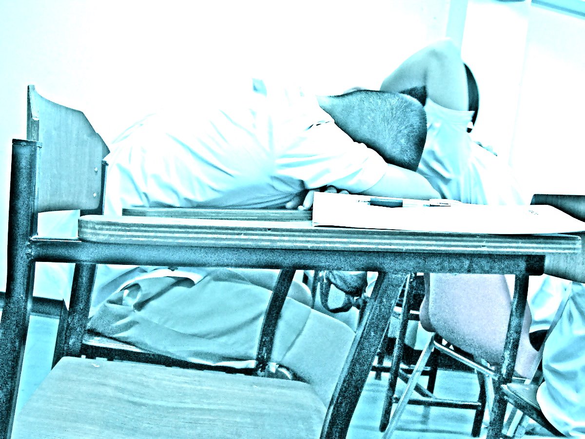 [Sleeping_students.jpg]