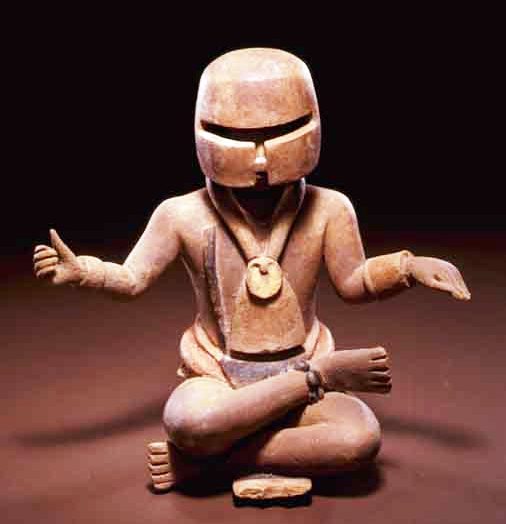 [Maya. Peten. clay. height 14.8 cm Seated figure with removqble helmet.jpg]