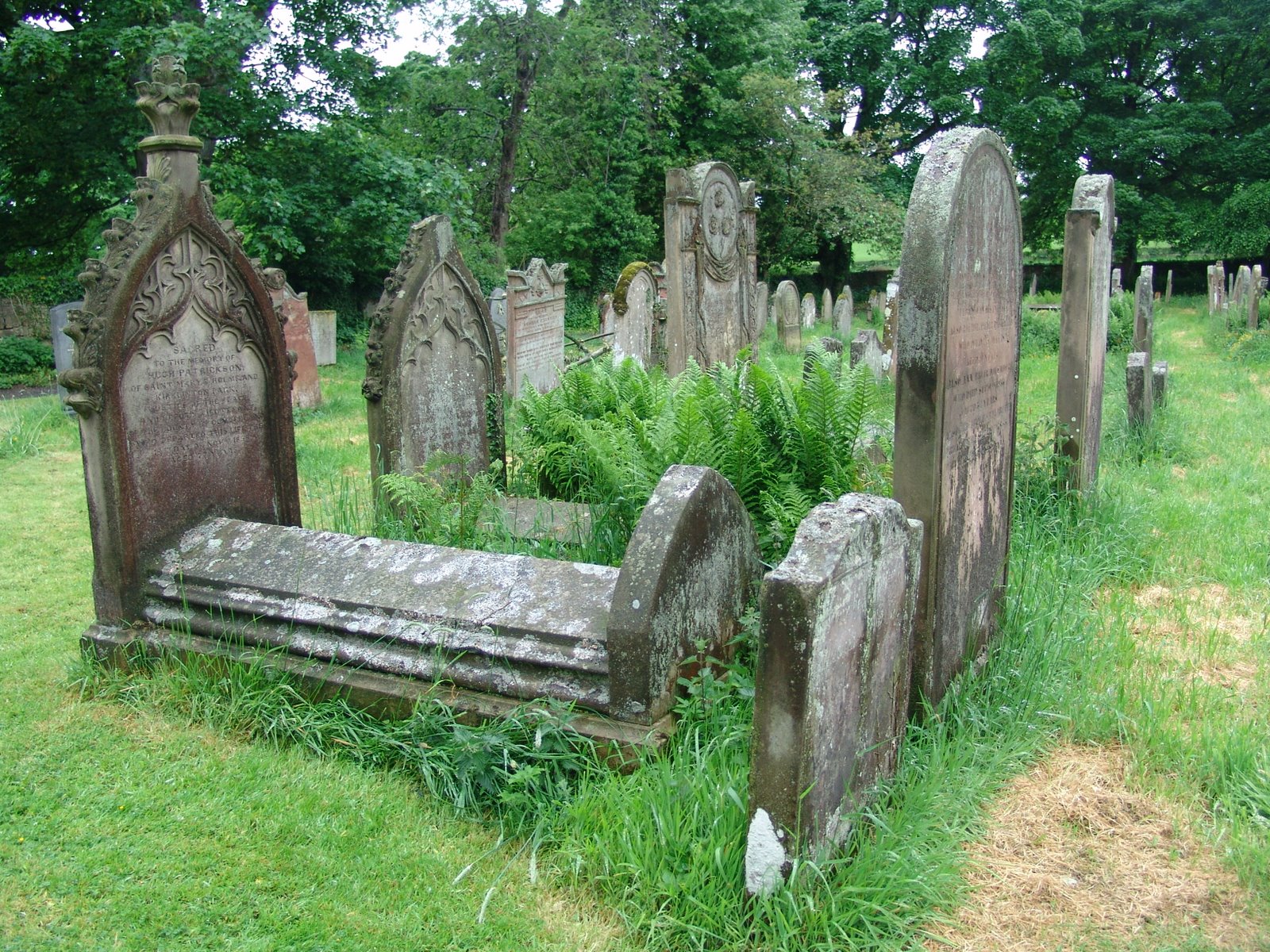 [churchyard+Gothic+revival+tombs.jpg]