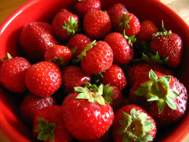 [Bowl+of+Strawberries.JPG]