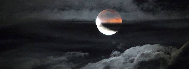 [080215-lunar-eclipse-hlarge-9a_hlarge.jpg]