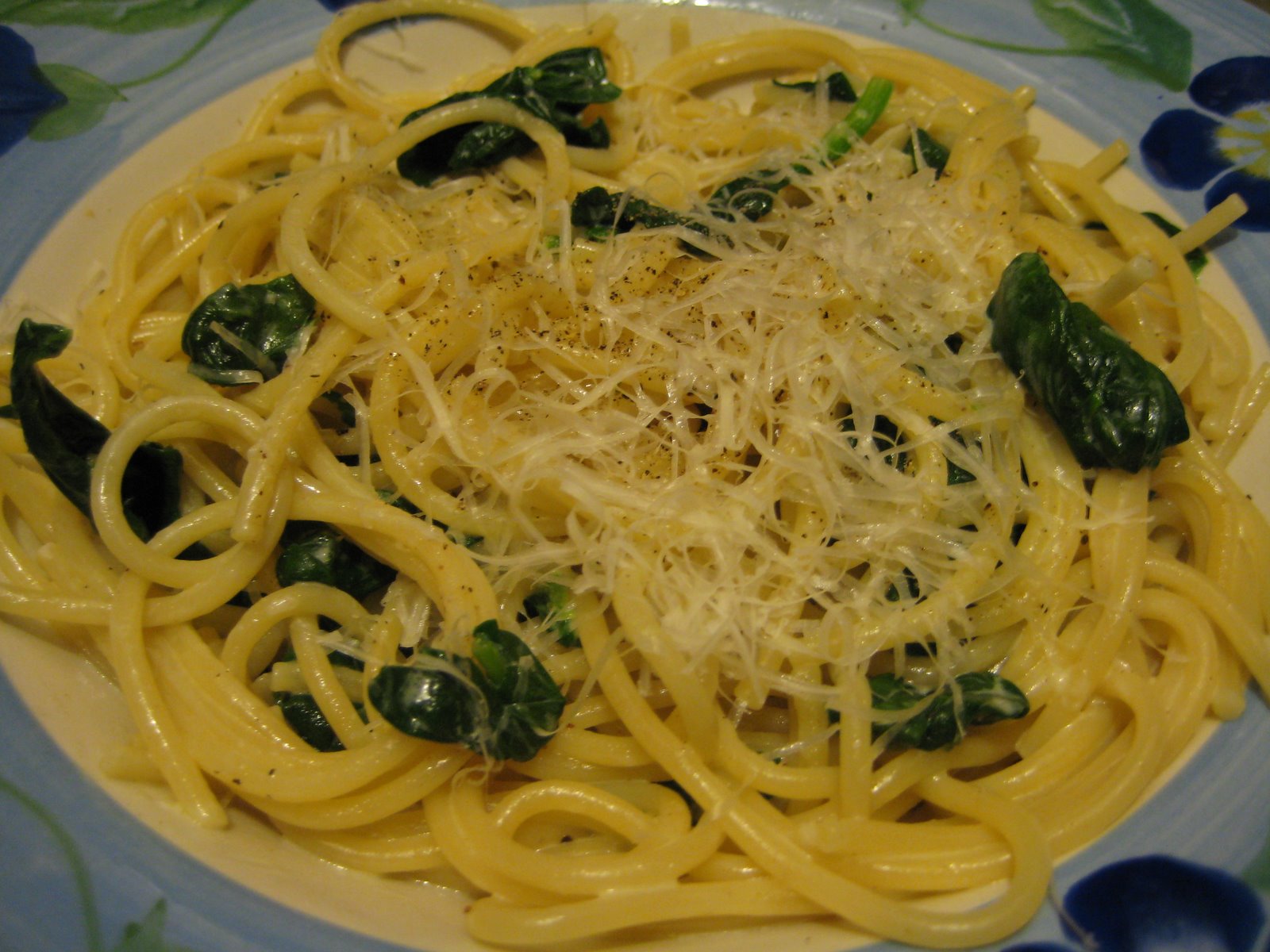 [spaghetti+with+spinach.jpg]