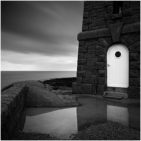 [lighthouse-door-and-reflection.jpg]