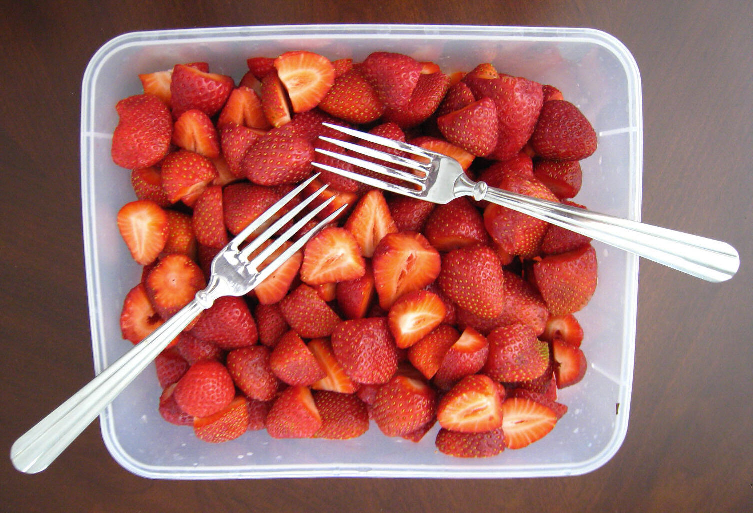[strawberries+horiz.jpg]