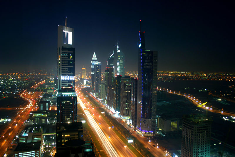 [800px-Dubai_night_skyline.jpg]