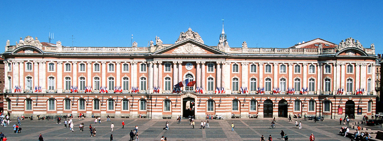 [toulouse+capitole.jpg]