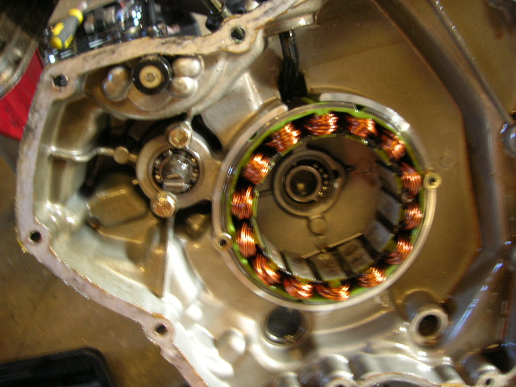 [Ducati+916+stator+bearing+037.jpg]