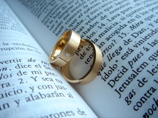 [wedding+rings+books.jpg]